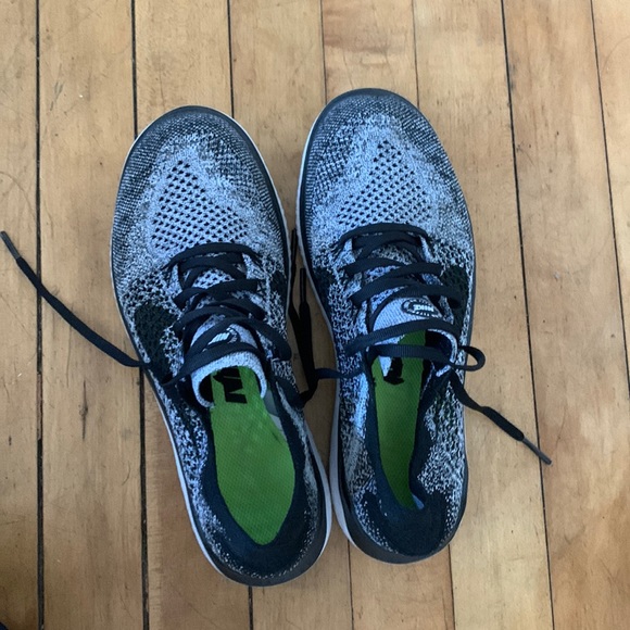 Nike Flyknit Running shoes 8.5 - Picture 2 of 5